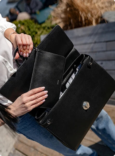 Grab-and-go clutch